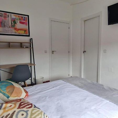 Hostal El Torero 阿尔卡拉德荷那利斯 外观 照片