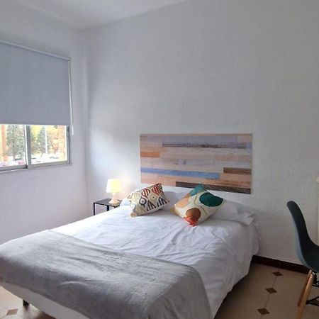 Hostal El Torero 阿尔卡拉德荷那利斯 外观 照片