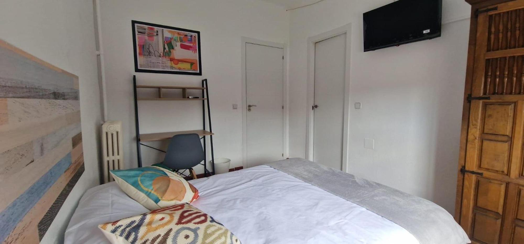 Hostal El Torero 阿尔卡拉德荷那利斯 外观 照片
