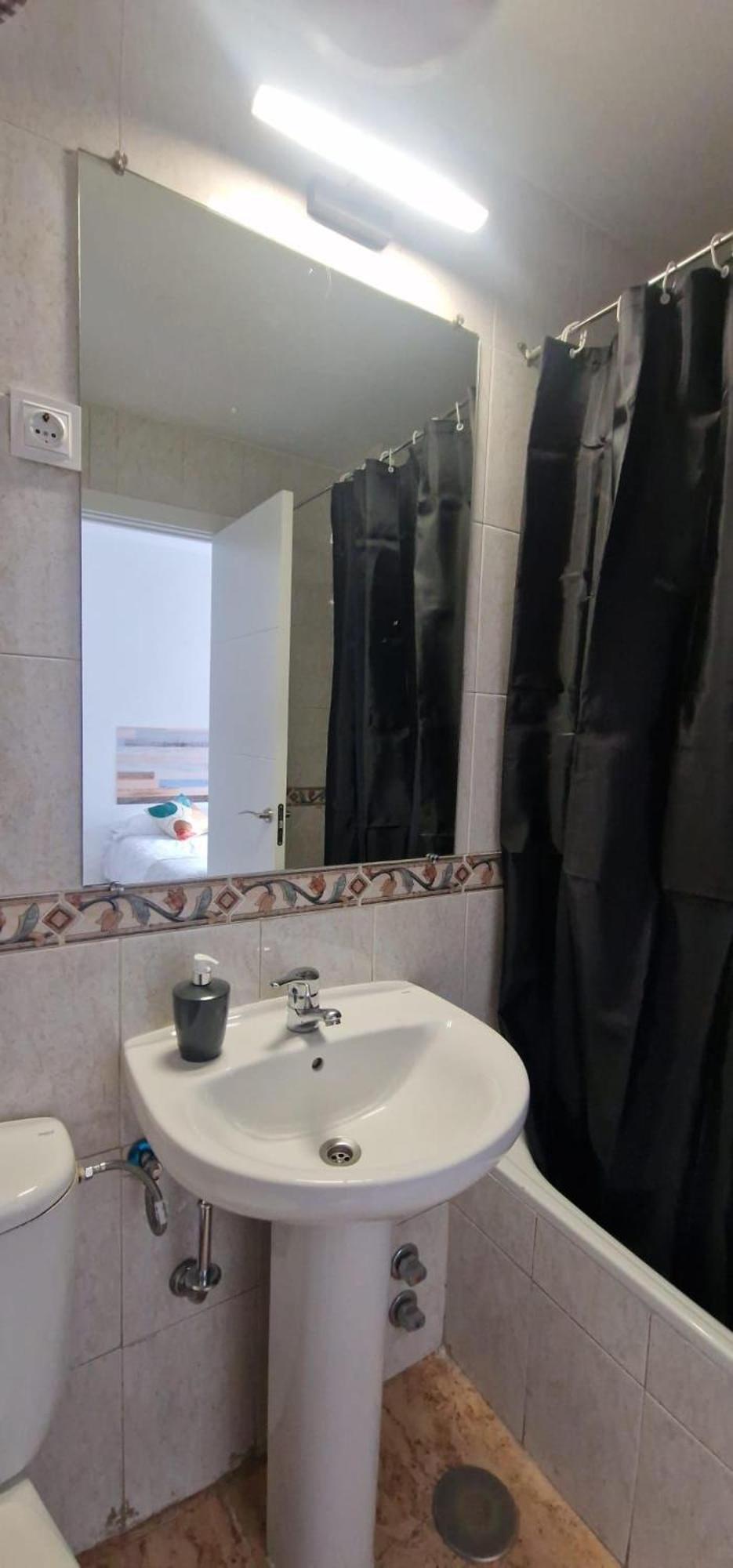 Hostal El Torero 阿尔卡拉德荷那利斯 外观 照片